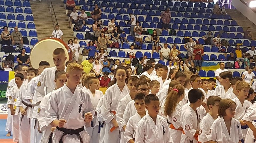 shihan hitoshi kiyama invitat special la eforie sud petre colis de la oyama karate constanta pe locul