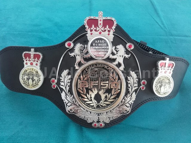 circuitul colosseum tournament luptatori romani si straini se infrunta astazi la mamaia in gala legendele