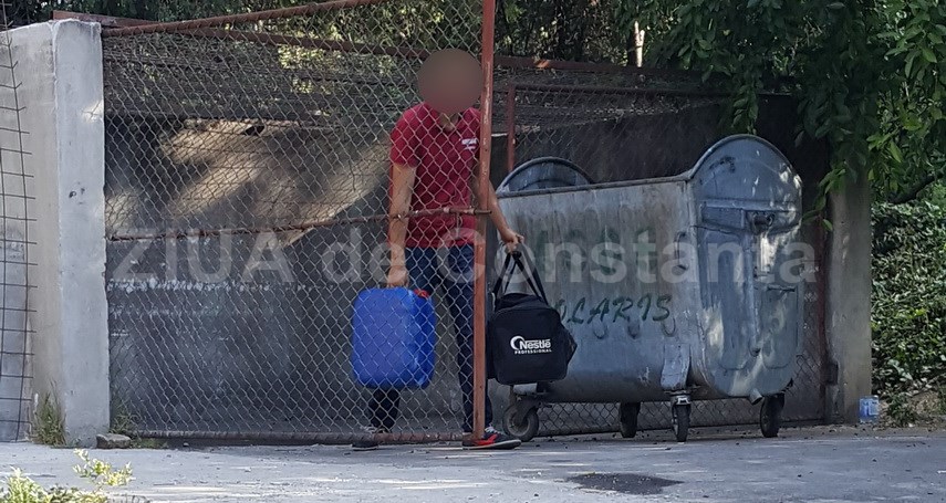 aveti obiceiul sa beti cafea de la tonomate de unde si a facut plinul de apa un angajat al seara company