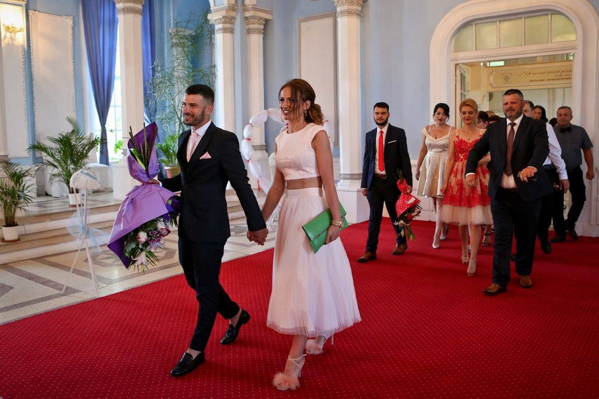 poveste de iubire sub semnul cifrei 13 fostul fotbalist andrei daniel sescioreanu s a casatorit cu madalina
