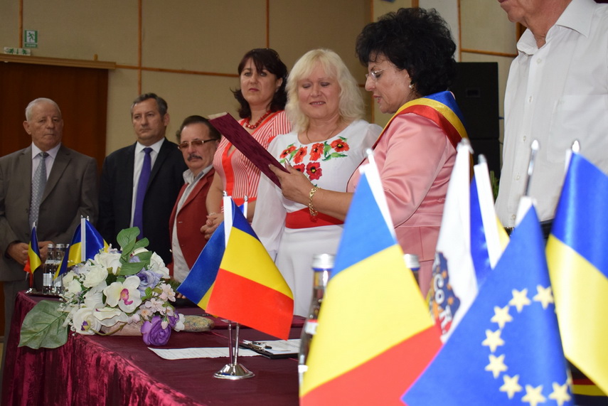 cumpana s a infratit cu localitatea mahala din regiunea cernauti ucraina mariana gaju ne am indreptat