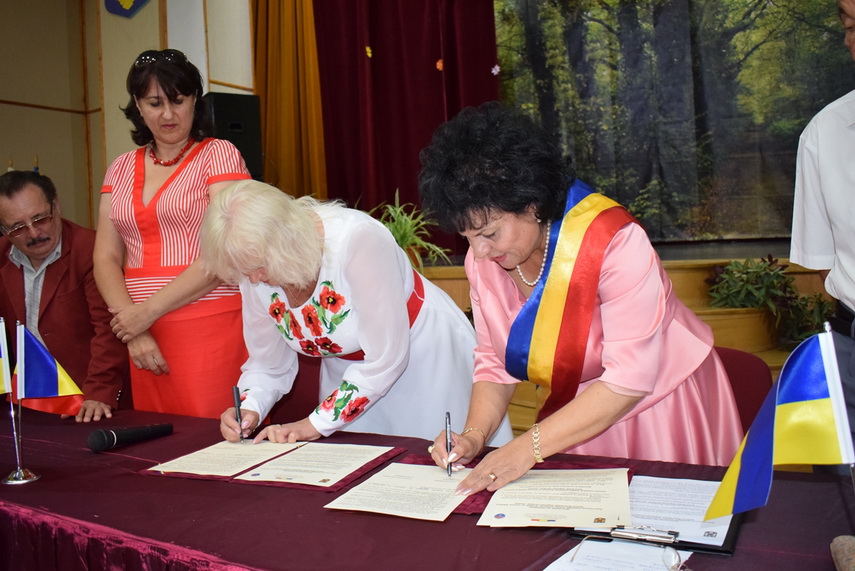 cumpana s a infratit cu localitatea mahala din regiunea cernauti ucraina mariana gaju ne am indreptat
