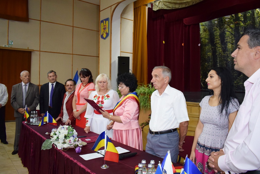 cumpana s a infratit cu localitatea mahala din regiunea cernauti ucraina mariana gaju ne am indreptat