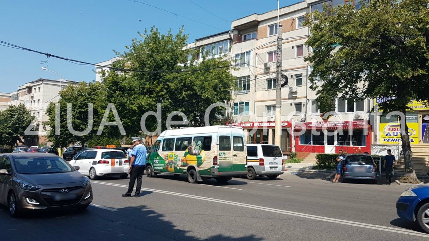accident in municipiul constanta la trocadero un microbuz de trecatori a izbit in spate un autoturism