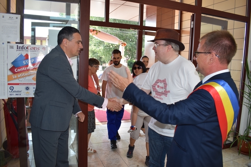 primaria cumpana vizitata de ambasadorul regatului unit al marii britanii si irlandei de nord paul brummell