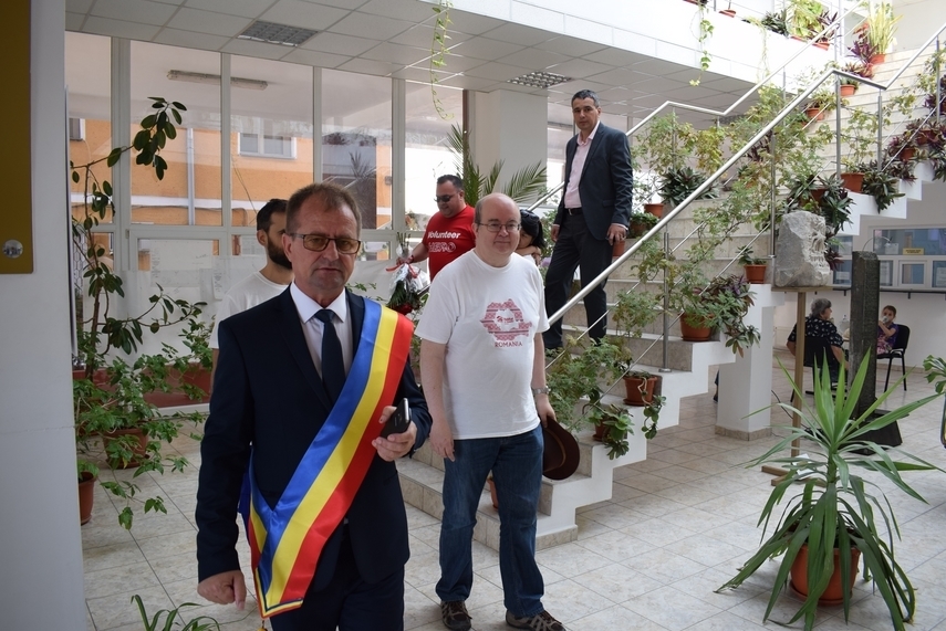 primaria cumpana vizitata de ambasadorul regatului unit al marii britanii si irlandei de nord paul brummell