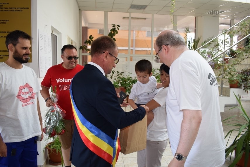 primaria cumpana vizitata de ambasadorul regatului unit al marii britanii si irlandei de nord paul brummell