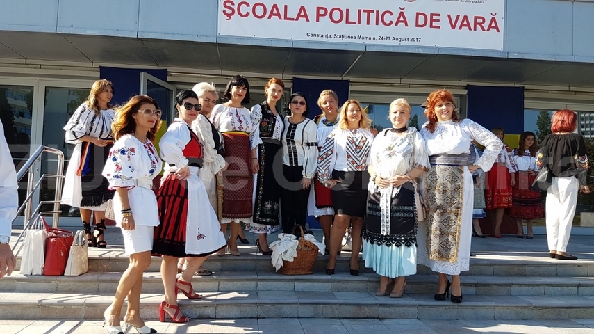 sa fiti mandre ca sunteti social democrate a transmis viorica dancila parada costumelor populare si expozitia