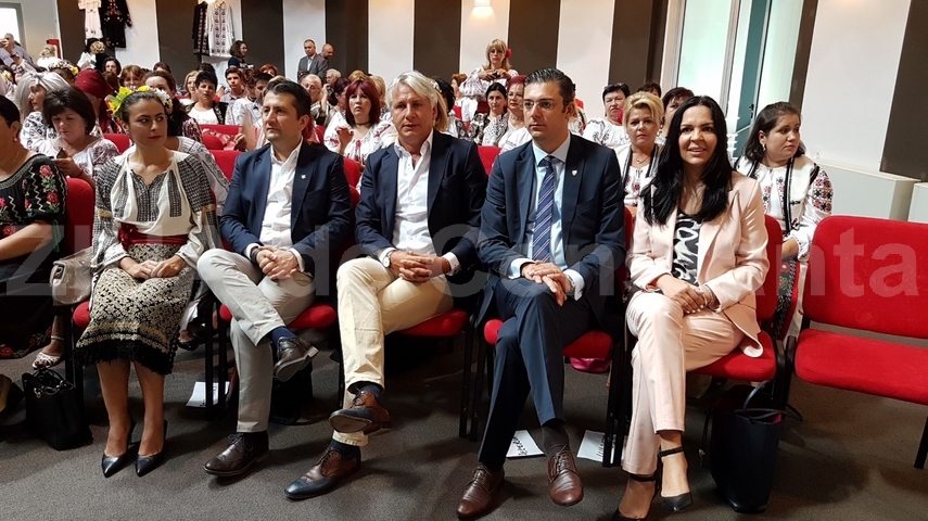 sa fiti mandre ca sunteti social democrate a transmis viorica dancila parada costumelor populare si expozitia