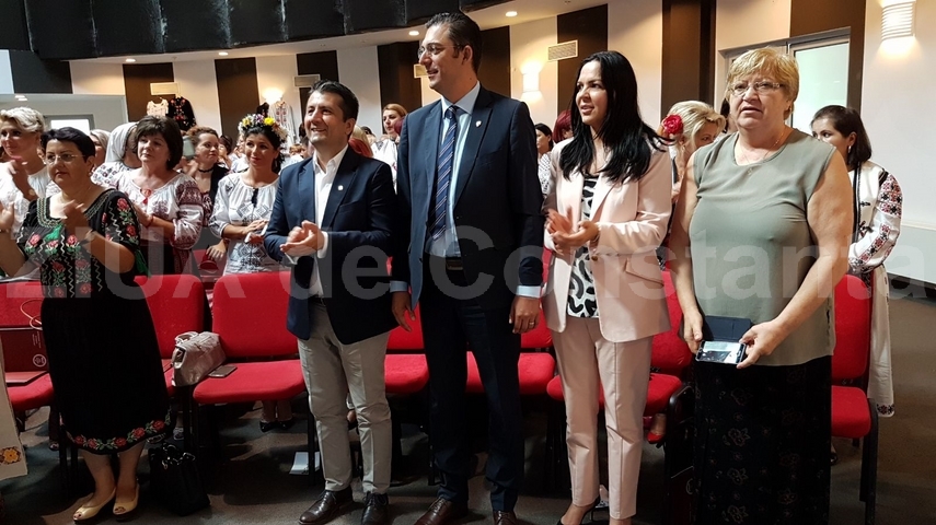 sa fiti mandre ca sunteti social democrate a transmis viorica dancila parada costumelor populare si expozitia