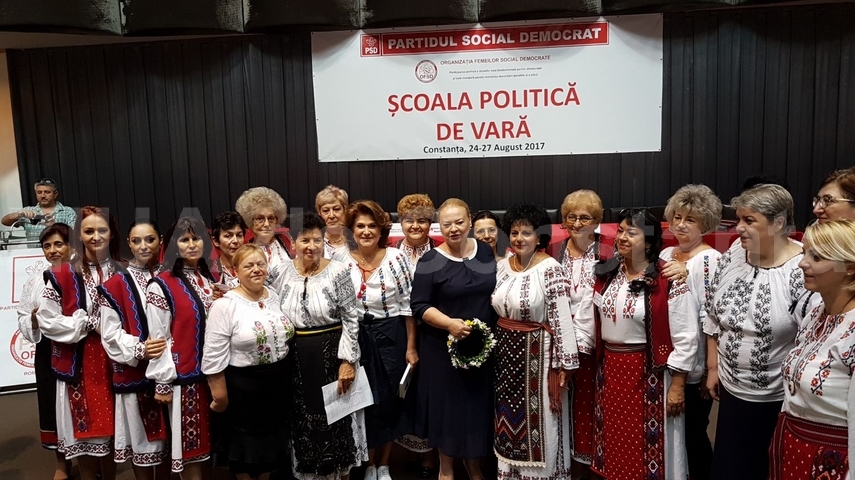 sa fiti mandre ca sunteti social democrate a transmis viorica dancila parada costumelor populare si expozitia