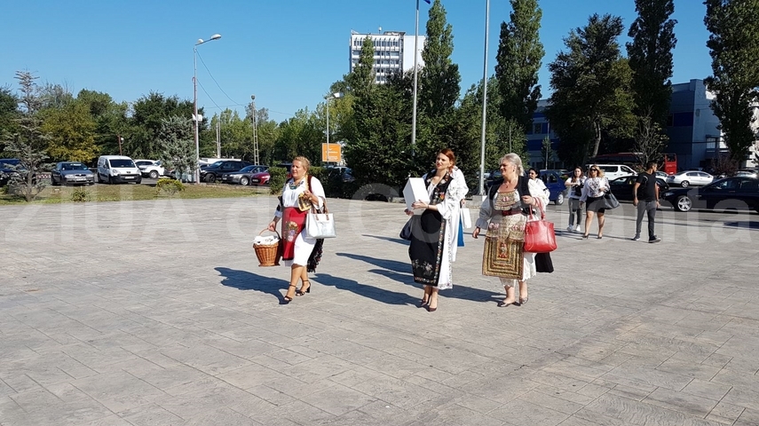 sa fiti mandre ca sunteti social democrate a transmis viorica dancila parada costumelor populare si expozitia