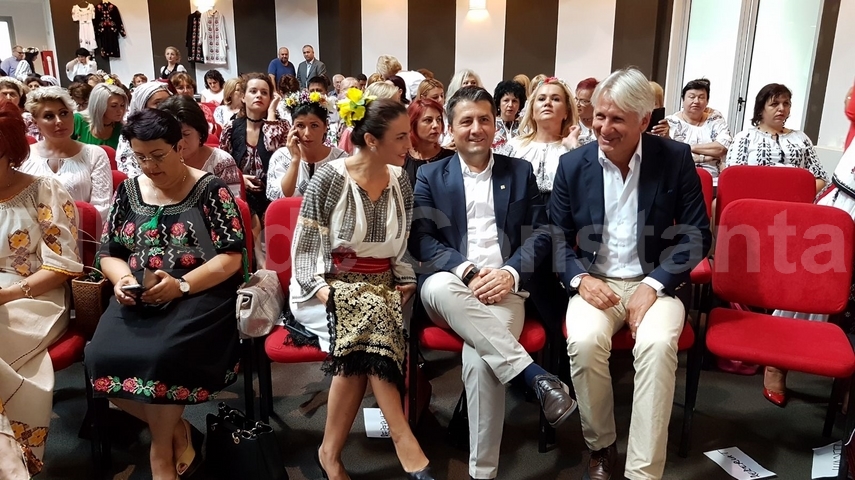 sa fiti mandre ca sunteti social democrate a transmis viorica dancila parada costumelor populare si expozitia