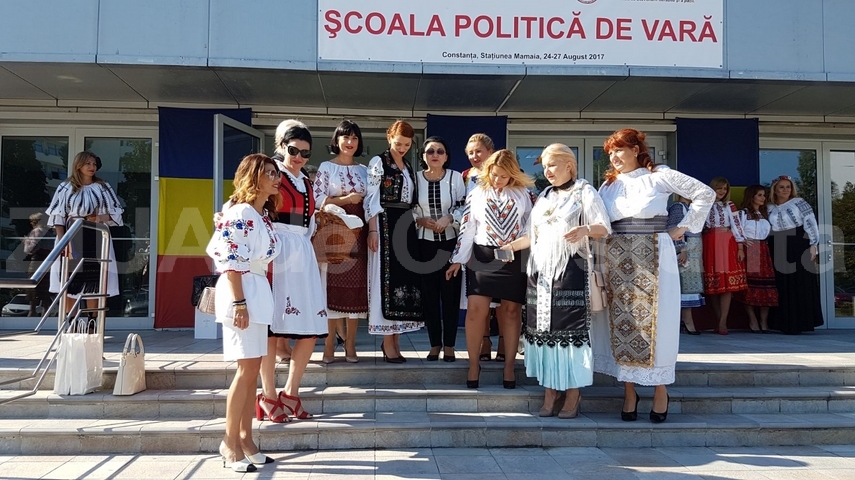 sa fiti mandre ca sunteti social democrate a transmis viorica dancila parada costumelor populare si expozitia