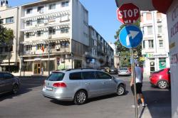 De ce au loc frecvent accidente la intersecţia străzii Cuza Vodă cu bulevardul Tomis. Ce spun autorităţile. Şi ce trebuie înţeles (galerie foto)