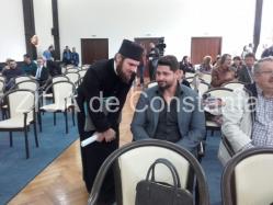 Un preot a vrut să-i miruiască pe consilierii locali înaintea ședinței de Consiliu Local Constanța