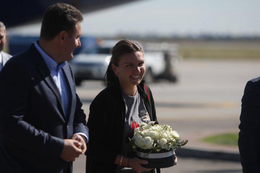 simona halep a revenit acasa de ieri e numarul unu in lume ma bucur ca aceasta zi va ramane in istorie