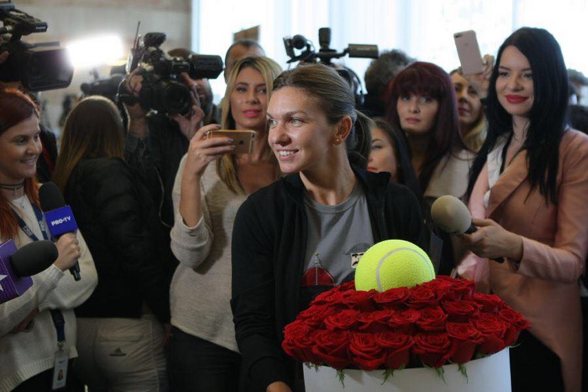 simona halep a revenit acasa de ieri e numarul unu in lume ma bucur ca aceasta zi va ramane in istorie