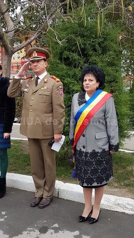 ziua armatei marcata solemn la cumpana urez militarilor respect cinste demnitate credinta in apararea