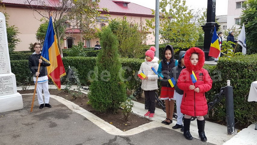 ziua armatei marcata solemn la cumpana urez militarilor respect cinste demnitate credinta in apararea