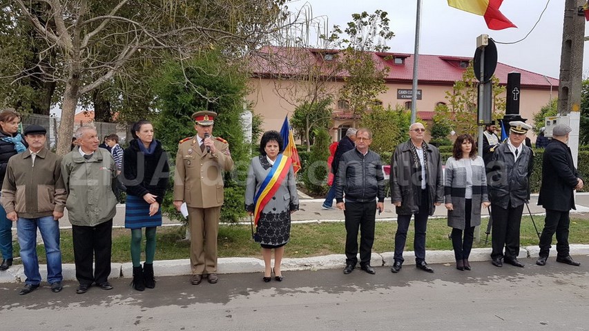 ziua armatei marcata solemn la cumpana urez militarilor respect cinste demnitate credinta in apararea