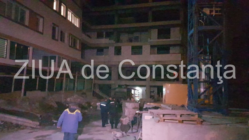imagini de la eveniment accident de munca pe strada eliberarii din constanta un muncitor a cazut de la