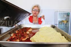 Meniu tradiţional de Sfinţii Mihail şi Gavriil, pregătit de Arimex Comexim 2000 SRL pentru pacienţii din Constanţa