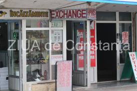 Vrei să cumperi sau să vinzi valută? Care este cursul la casele de schimb din centrul municipiului Constanţa (fotoreportaj)