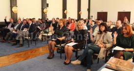 Proteste ale asociaţiilor profesionale În 2016, Făgădău a renunţat să mărească impozitele pentru clădirile nerezidenţiale aparţinând medicilor, avocaţilor, executorilor sau arhitecţilor. Anul viitor vor exploda! (documente)  