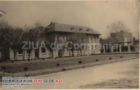 1958 Liceul Mircea cu sala de sport 