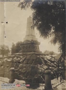 Monumentul francez la început 