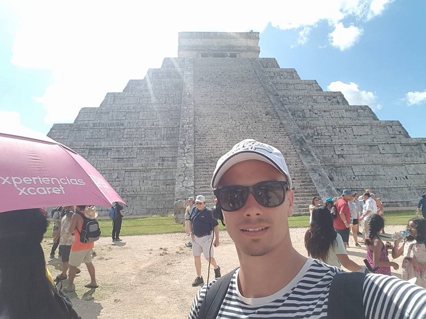 jurnal de vacanta impresionanta cultura mayasa vlad neagu fotbalist la ssc farul si a petrecut luna de
