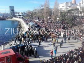 Ceremonie fastuoasă de Bobotează, la Constanţa Care trase de boi, vreme frumoasă şi trei cruci aruncate în apele mării de ÎPS Teodosie (galerie foto) 