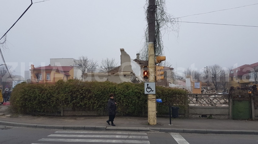 santier pe strada tudor vladimirescu au inceput lucrarile de demolare a unui imobil galerie foto video