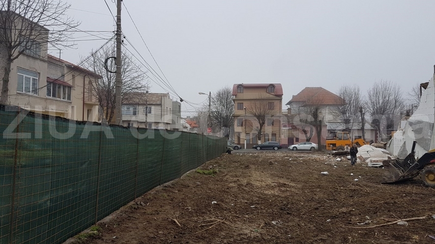 santier pe strada tudor vladimirescu au inceput lucrarile de demolare a unui imobil galerie foto video
