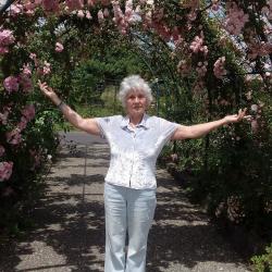 Dublu eveniment editorial la Muzeul Marinei Române Ana Ruse prezintă „Magia poeziei“ și „Călătorii prin nouă țări“