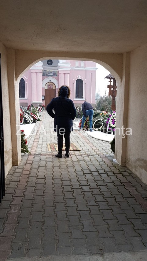 imagini de la eveniment live text teodora care a decedat saptamana trecuta dupa ce a nascut la o clinica