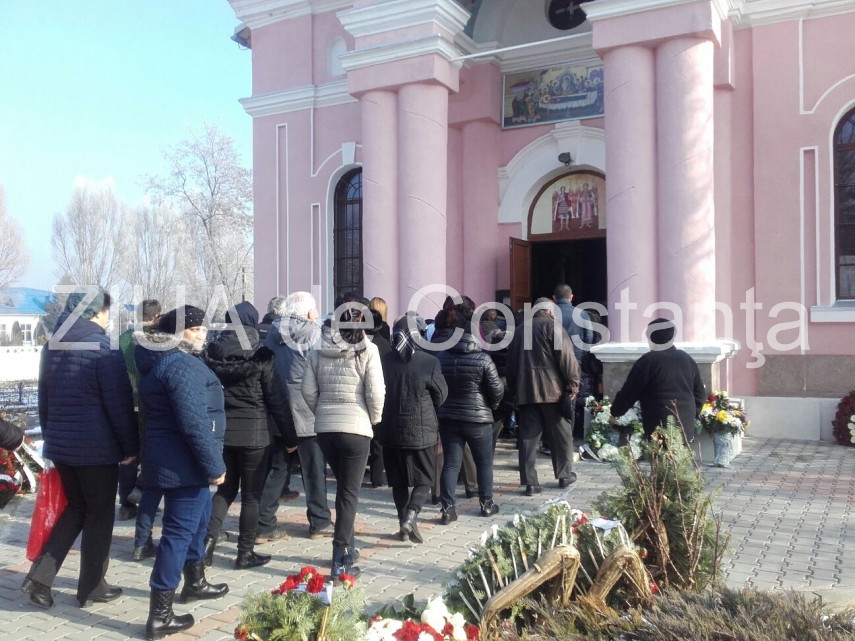 imagini de la eveniment live text teodora care a decedat saptamana trecuta dupa ce a nascut la o clinica