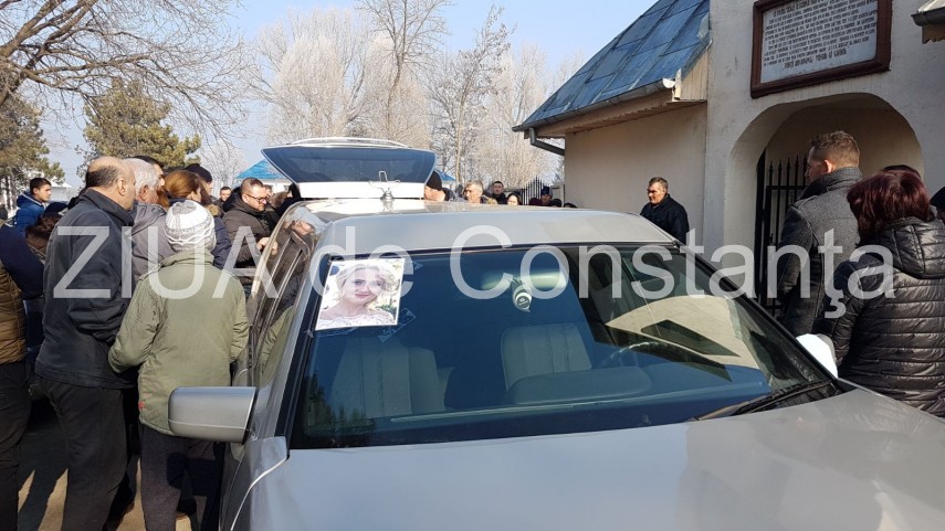 imagini de la eveniment live text teodora care a decedat saptamana trecuta dupa ce a nascut la o clinica