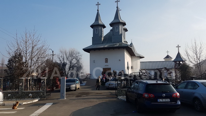 lacrimi si durere zeci de oameni au condus o pe ultimul drum pe teodora tanara decedata dupa ce a nascut