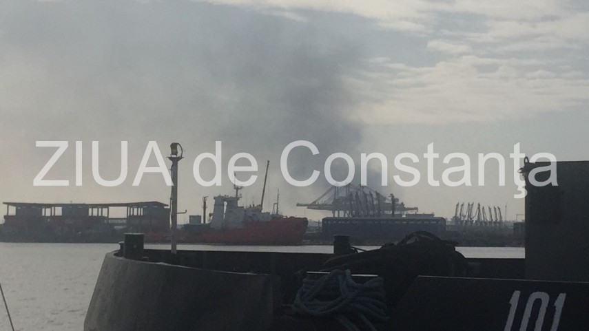 incendiu puternic la lazu degajare masiva de fum 650483