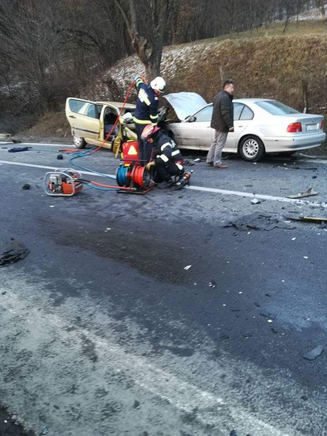Accident Rutier Grav In Județul Cluj Un Autoturism și Un Tir