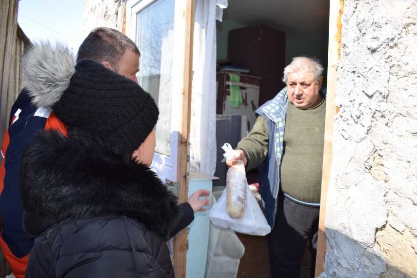actiune de voluntariat la cumpana ce le a transmis primarul mariana gaju locuitorilor comunei galerie