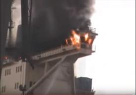 Incendiu violent în larg. Una dintre cele mai mari şi mai moderne nave port-container a fost cuprinsă de flăcări. Un marinar român, la bordul navei 