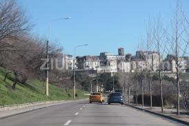 Începe haosul pentru şoferii din Constanţa Sens giratoriu, amenajat ca insulă circulară cu spaţiu verde, şi trotuare refăcute