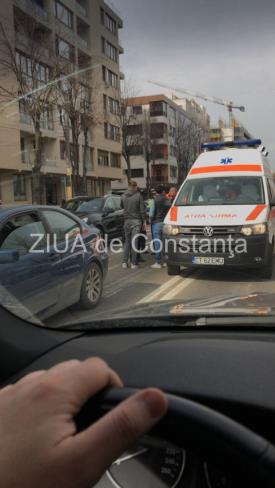 Imagini de la eveniment Constanța. Accident rutier pe bulevardul Alexandru Lăpușneanu. Două mașini implicate (galerie foto)  