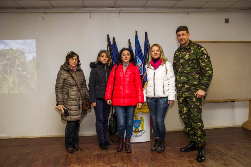 militarii de la batalionul 341 infanterie constanta vizitati de elevi in cadrul proiectului scoala altfel militarii de la batalionul 341 infanterie constanta vizitati de elevi in cadrul proiectului scoala altfel