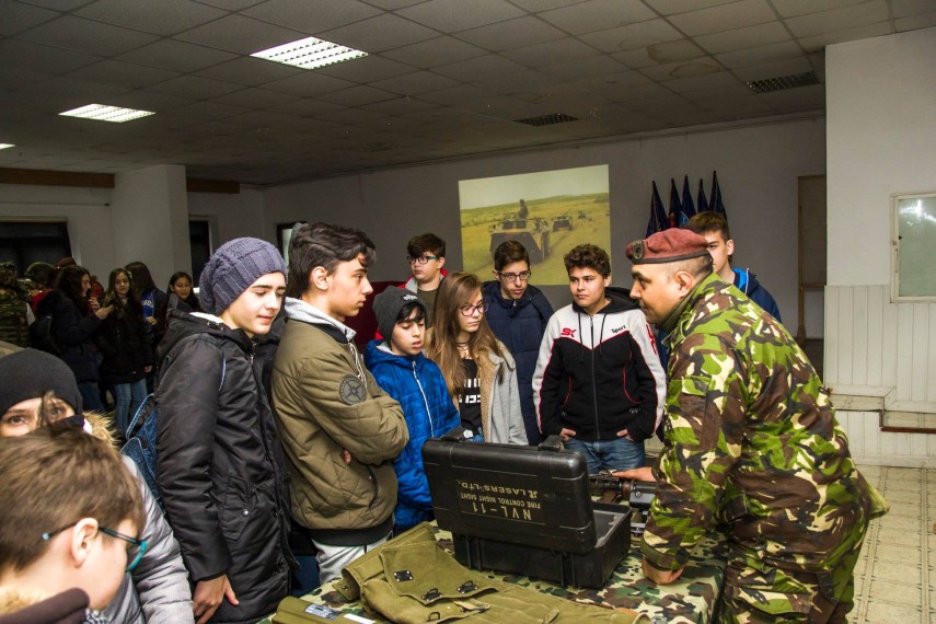 militarii de la batalionul 341 infanterie constanta vizitati de elevi in cadrul proiectului scoala altfel militarii de la batalionul 341 infanterie constanta vizitati de elevi in cadrul proiectului scoala altfel