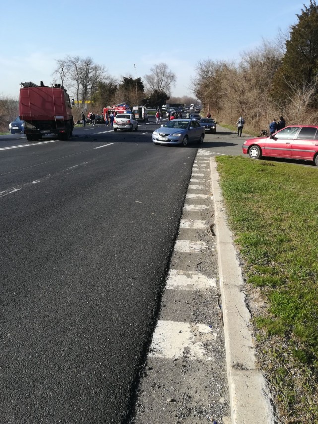 imagini de la eveniment accident rutier grav la neptun judetul constanta mai multe persoane au fost ranite