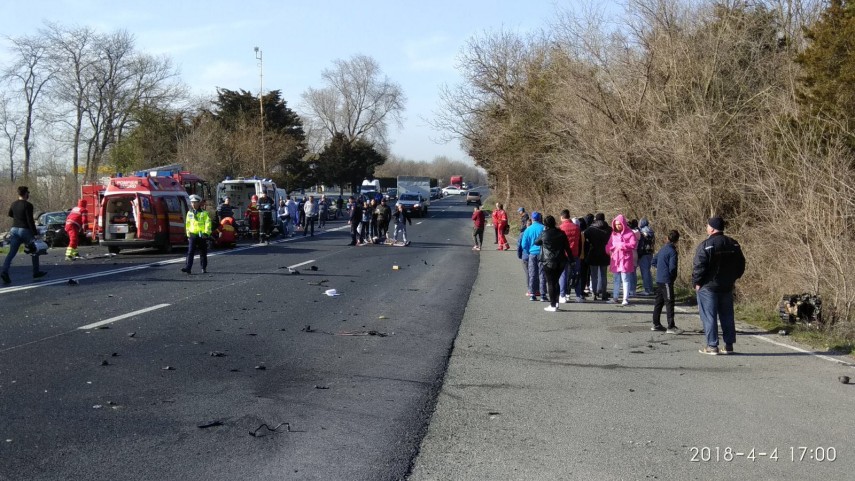 imagini de la eveniment accident rutier grav la neptun judetul constanta mai multe persoane au fost ranite imagini de la eveniment accident rutier grav la neptun judetul constanta mai multe persoane au fost ranite